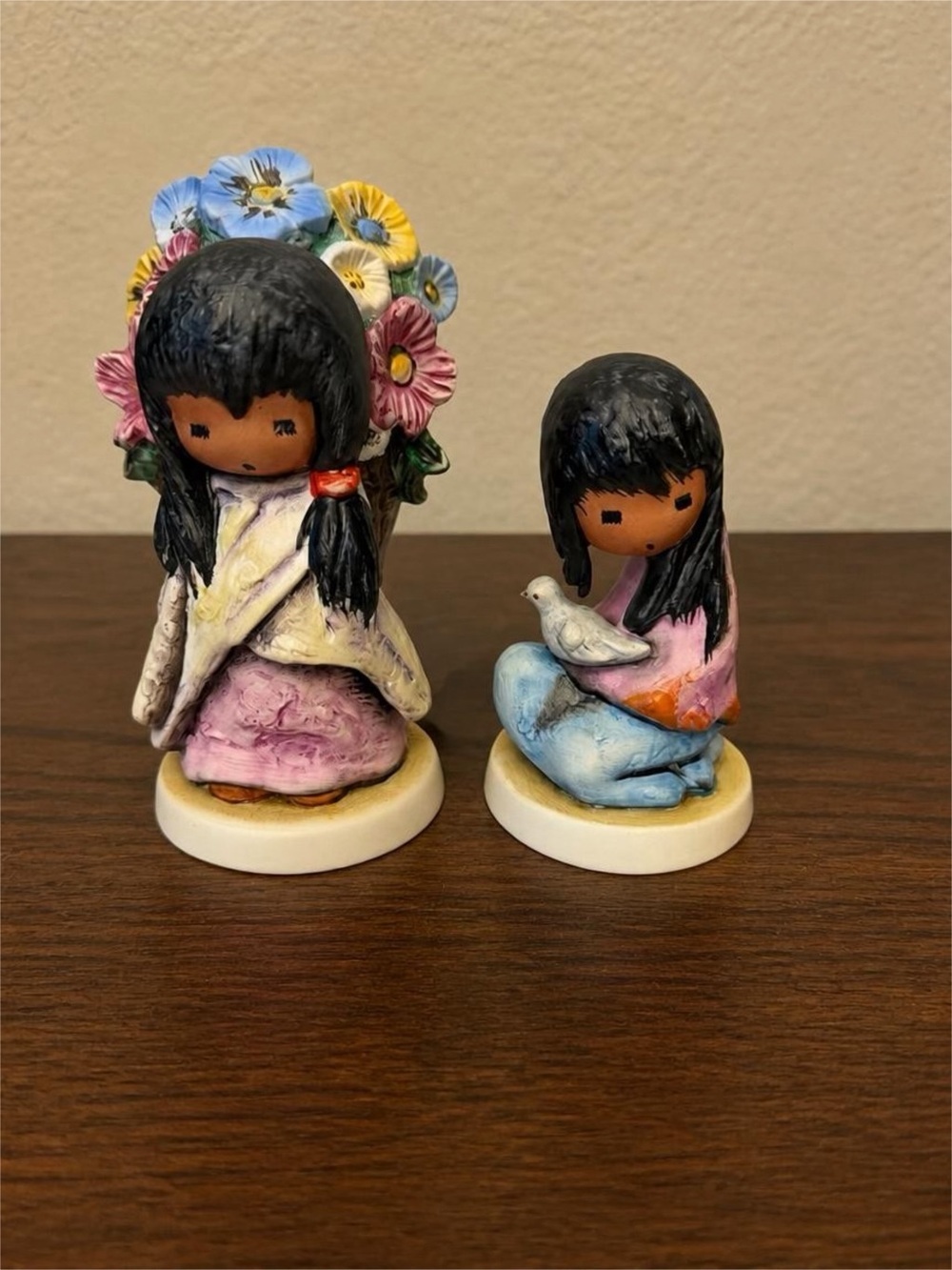 De Grazia Porcelain Girl Figurines The flower girl & The White Dove